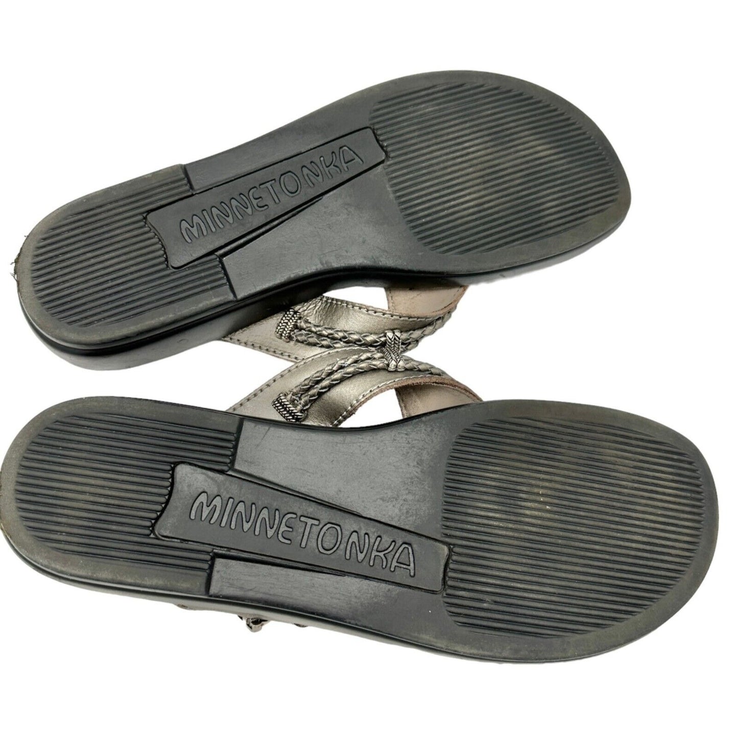 Minnetonka Sandals Women's 10 Pewter Leather Upper with Silver Accents