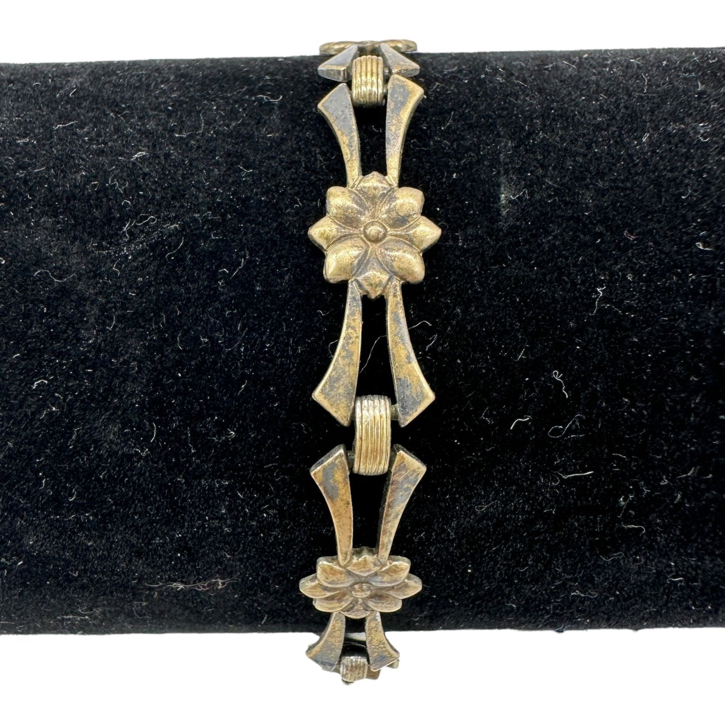 Vintage Floral Link Bracelet With Art Deco Design In Aged Gold-Tone Metal 7 Inch