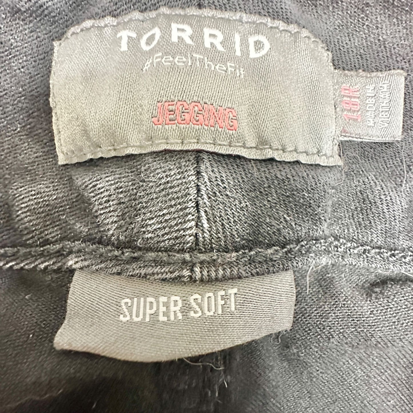 Torrid Denim Jeggings Womens 18R Black 3 Button and Zip Fly Pockets
