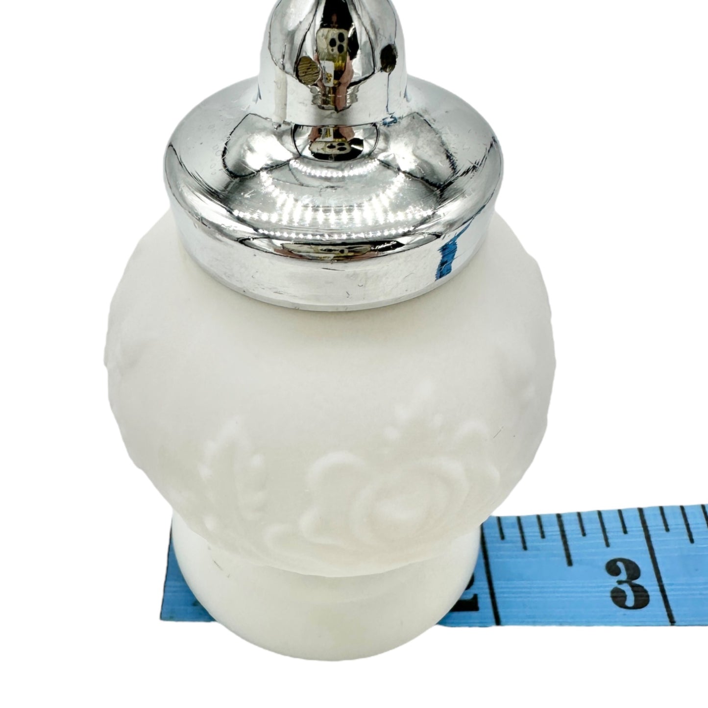 Vtg Imperial Milk Glass Ceramic Salt and Pepper Shaker Set White Silvertone Lid