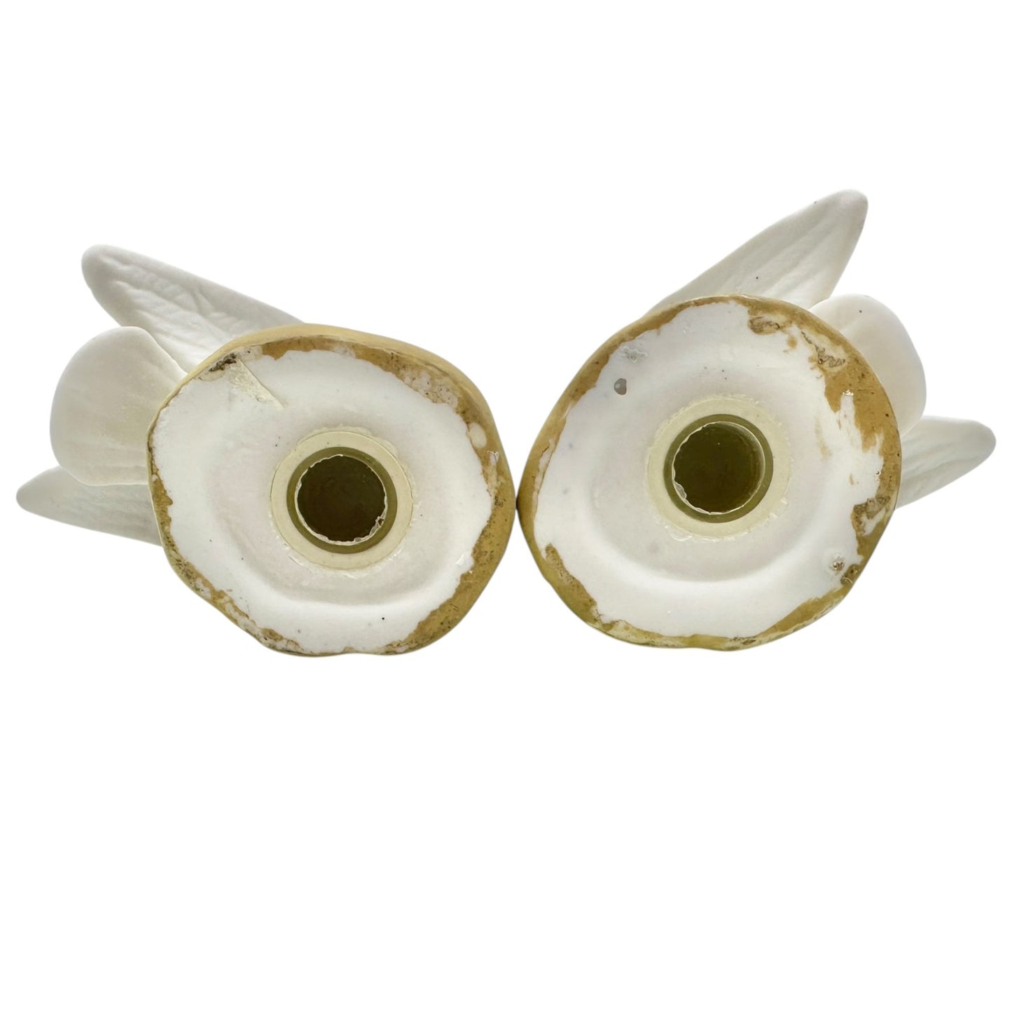 Ceramic White Doves Salt and Pepper Shakers On Floral Base 3 in Tall Vtg Decor
