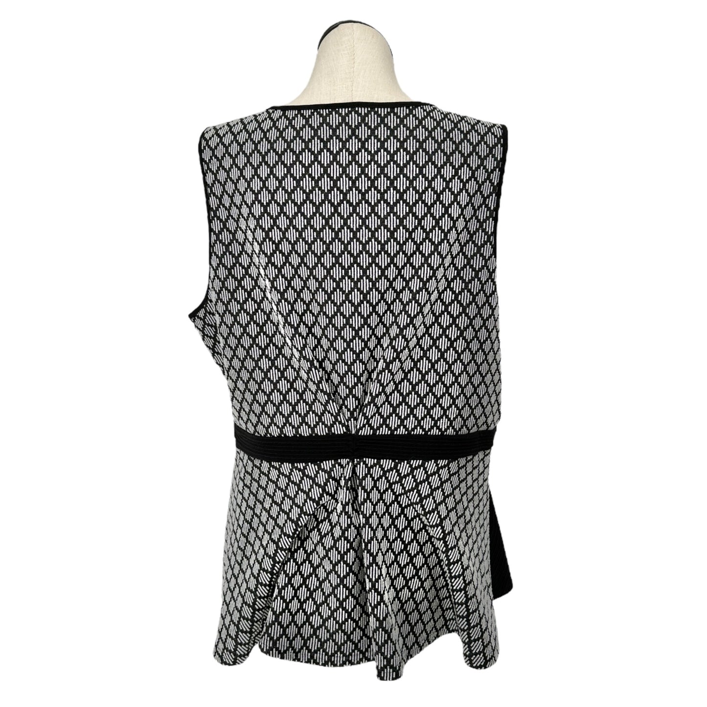City Chic Top Womens Size 22 Black White Sleeveless Zipper Front Peplum