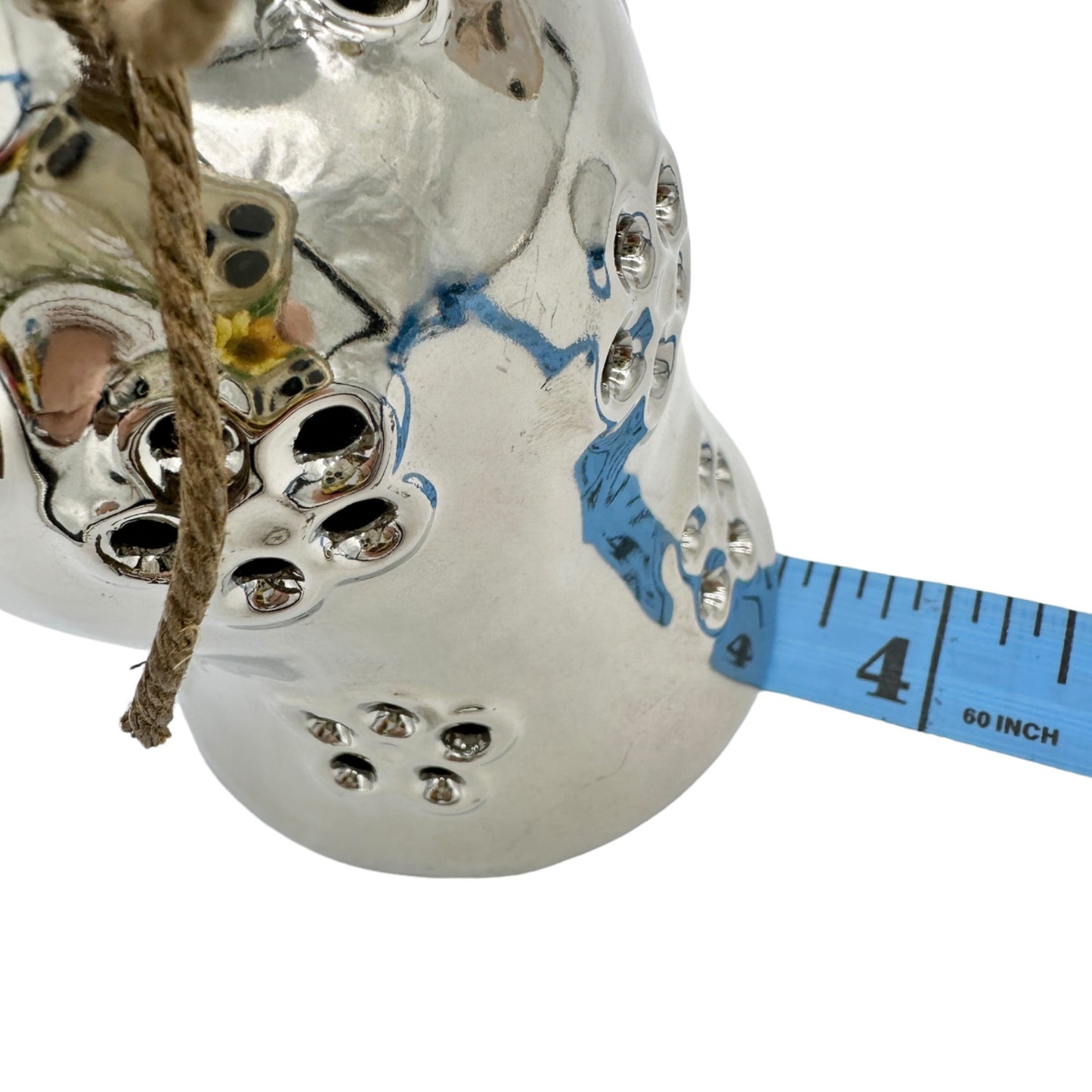 Set of 2 Reindeer Heads 1 Silver 1 White Ceramic 6in Tall x 3in Wide