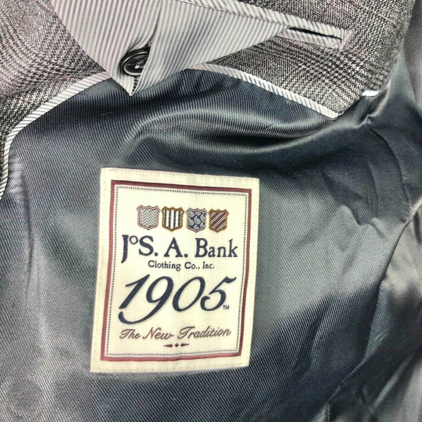 Jos A Banks Men's Suit/Shirt/Tie Set Gray White purple paisley 50 long 45 waist