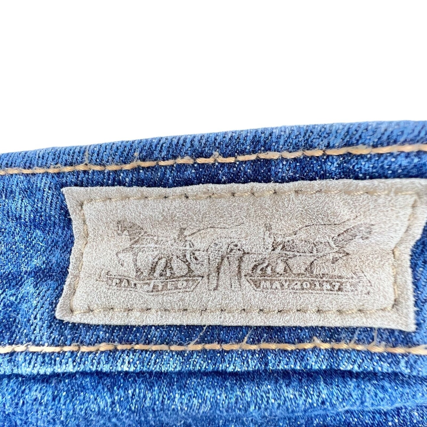 Levi Womens W31 Denim 5 Pocket Cuffed Shorts