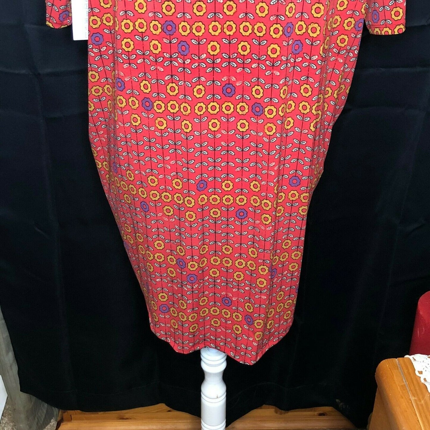 LuLaRoe RETIRED Irma Women's S Red with small flowers mid-length sleeves NWT