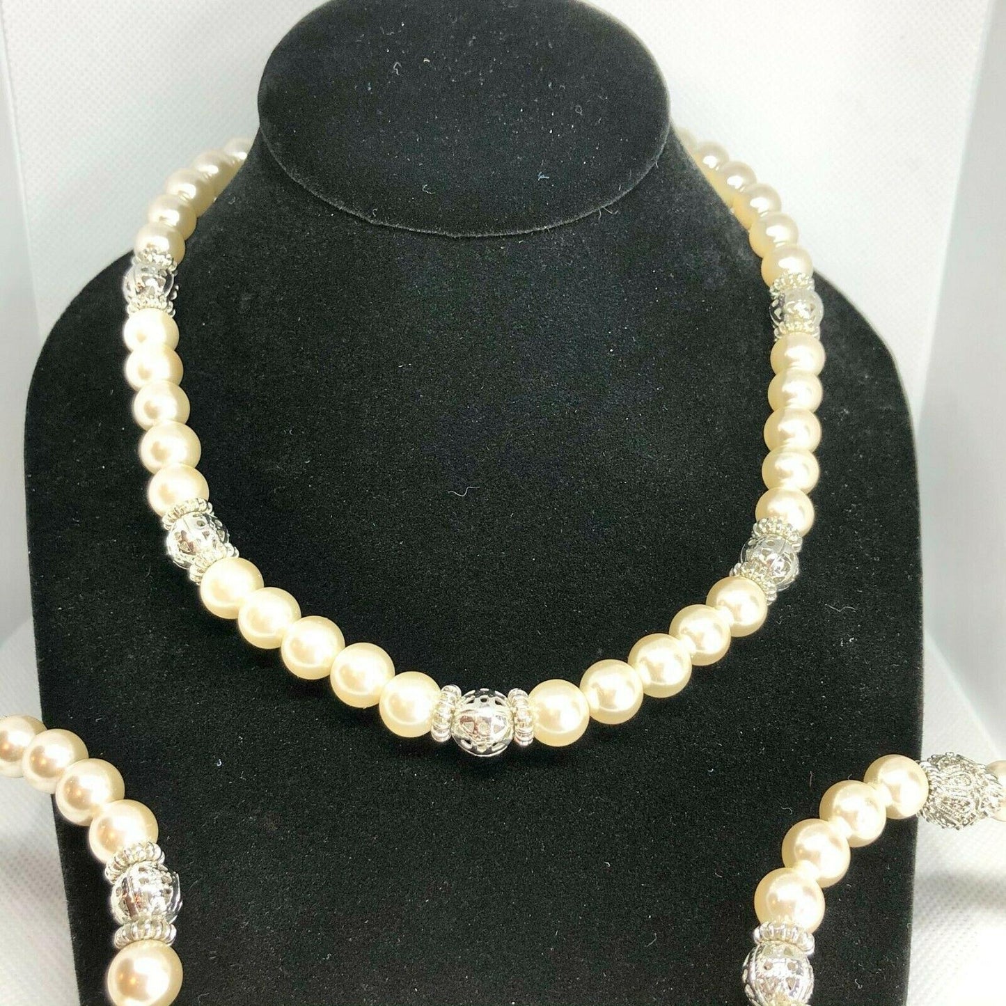 Premier Designs Audrey Pearl Necklace & 2 Bracelets Trio Jewelry Set Fancy