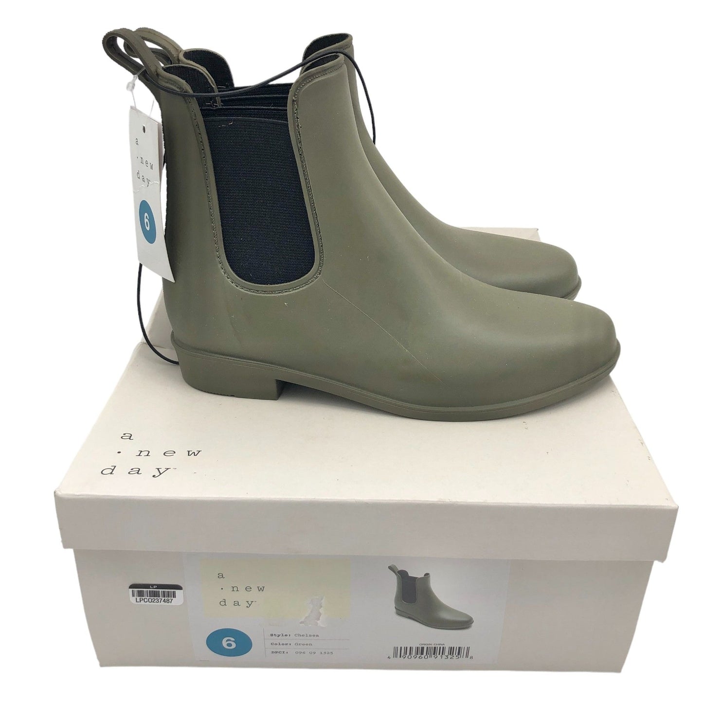 A New Day Chelsea Rain Boots Green Womens 6 Waterproof NEW IN BOX