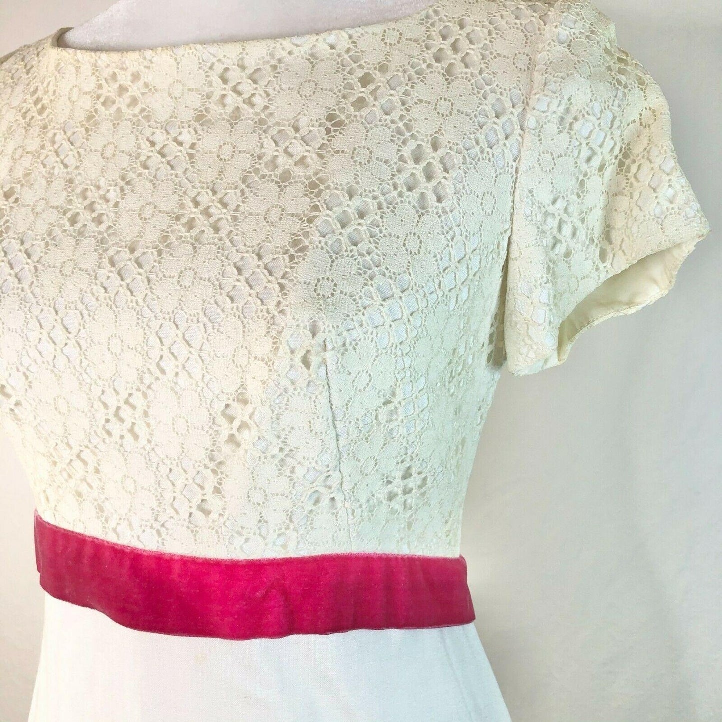 Vintage White Lace Maxi Dress Pink Velvet Waist Cap Sleeves Elegant Formal Wear