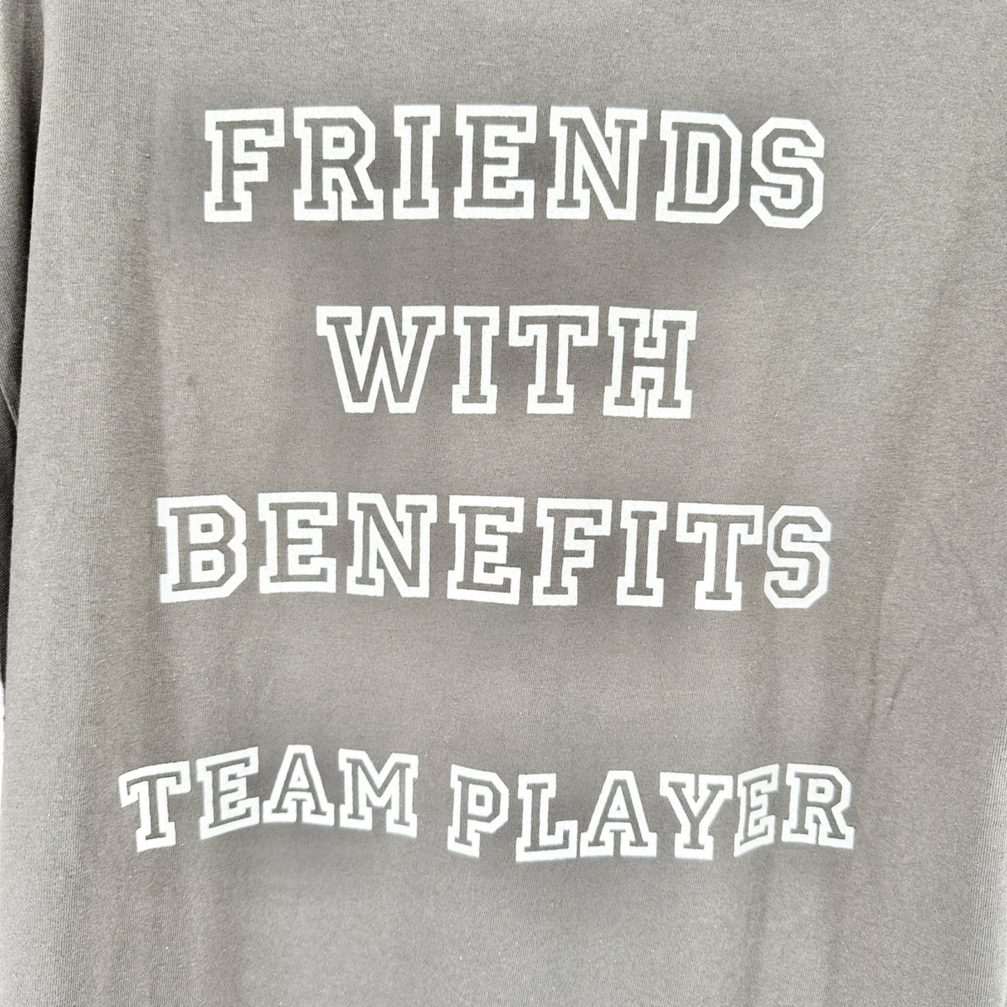 The Bushel Pub T-Shirt XL Dark Gray Apple House Linden VA Friends With Benefits