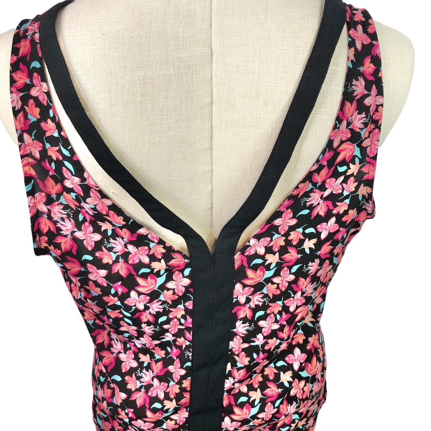 Candie's Cutout Tank Top Women's M Floral Print Sleeveless V-Neck Black Pink