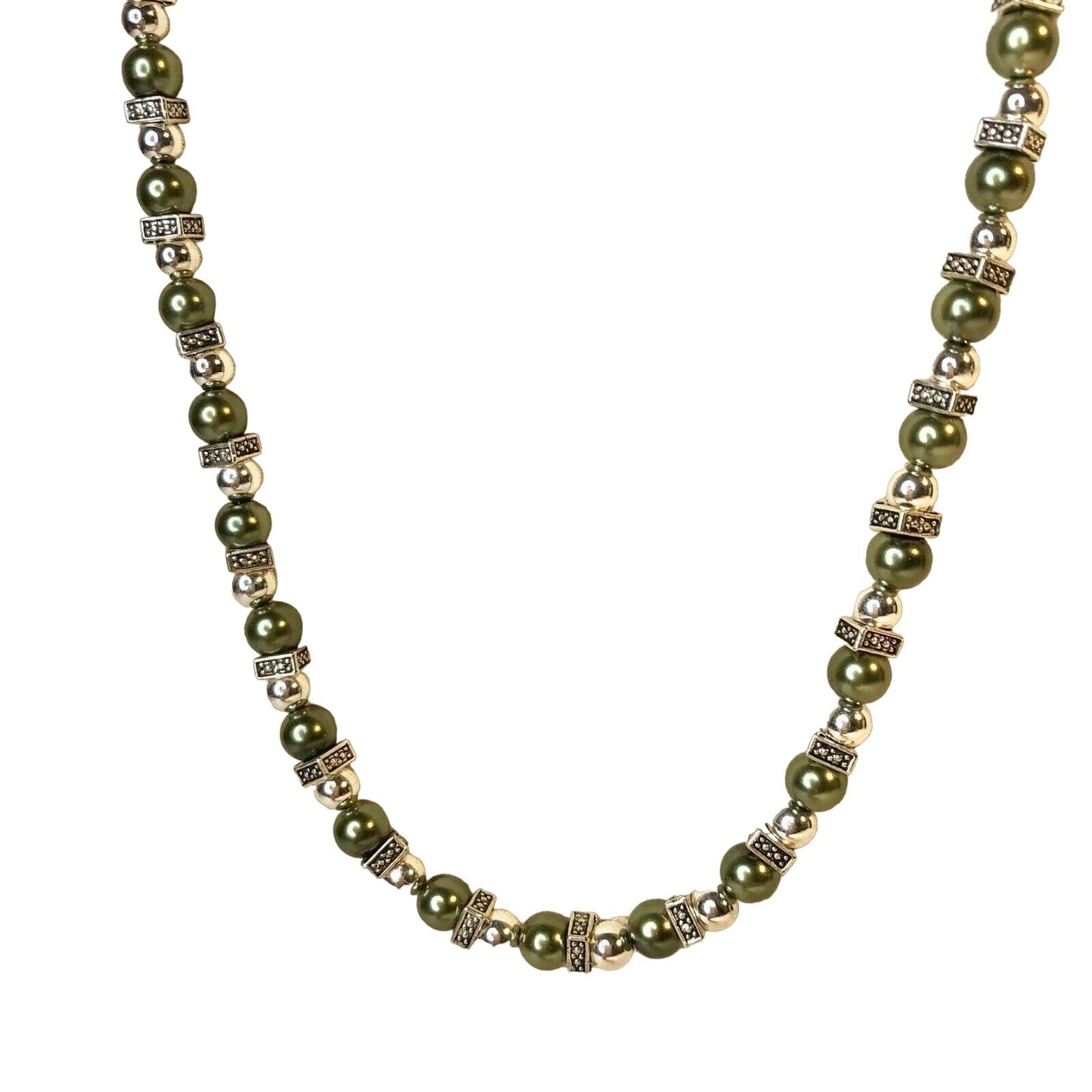 Handcrafted Beaded Necklace Green & Silver Square Beads Simply Elegant NEW