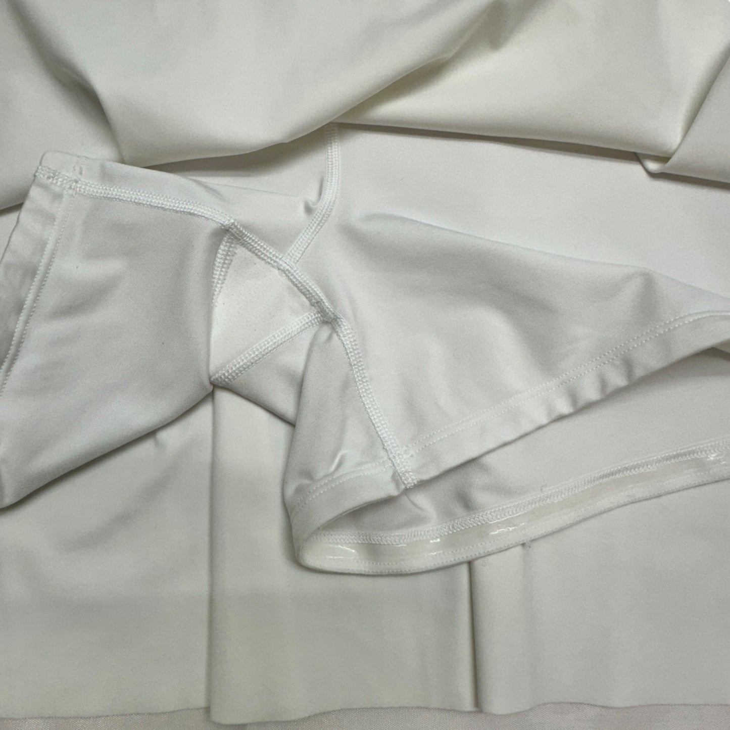 Athleta Ace Tennis Skort Womens XL White Poly Spandex Activewear Zip Pocket
