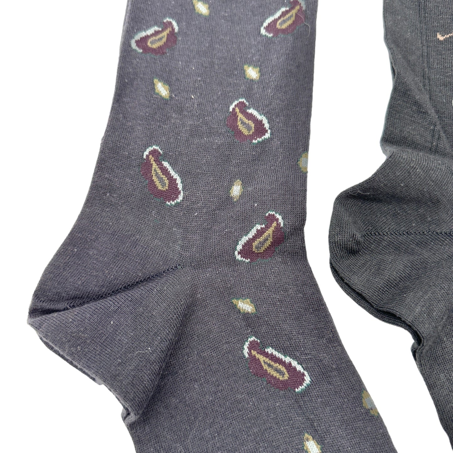 Mountain High Hosiery Socks Men's 10-13 TWO PAIRS Black Golfers and Paisley NWT