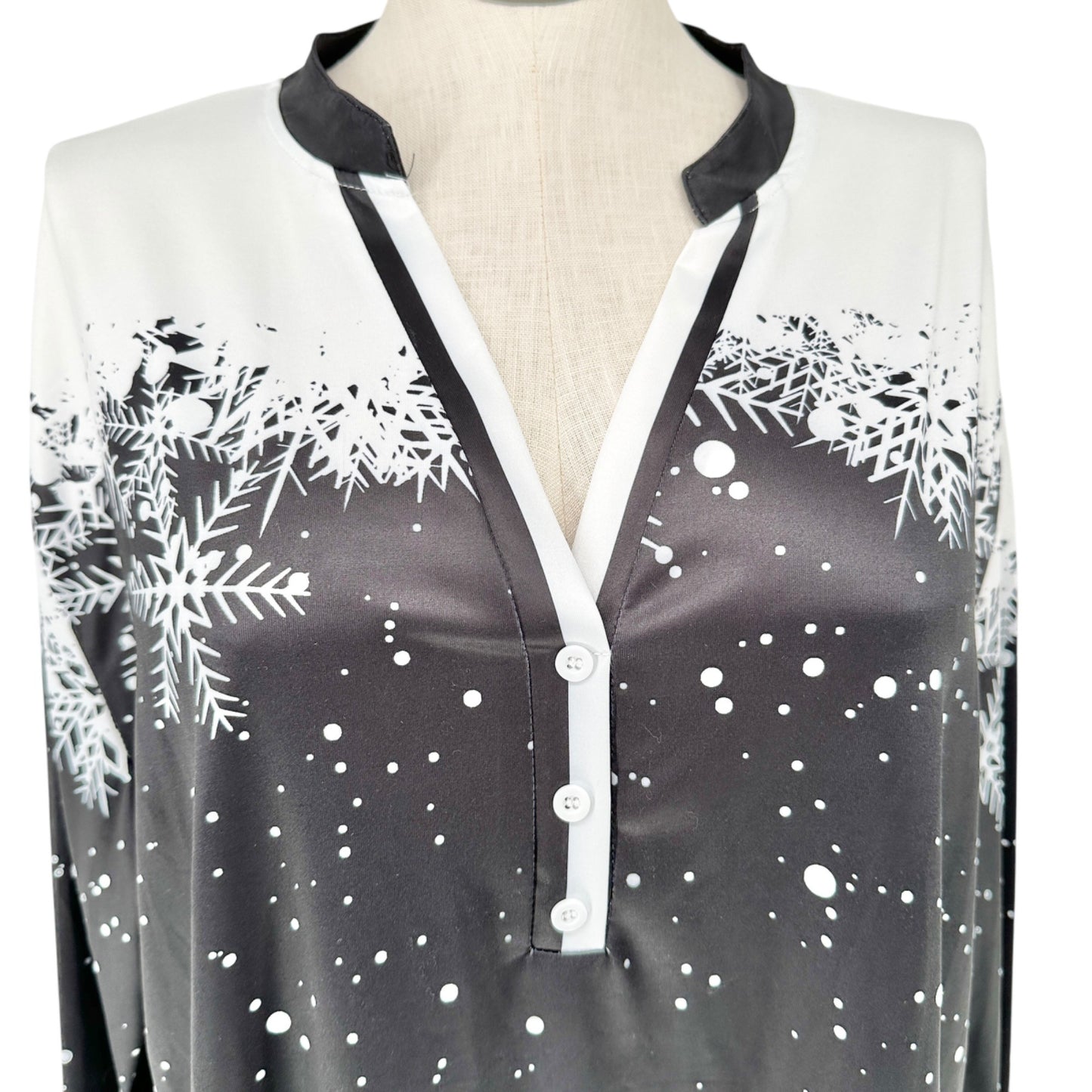 Snowflake Print Womens Top fits like 3XL US Black White LS V-Neck Poly Spandex