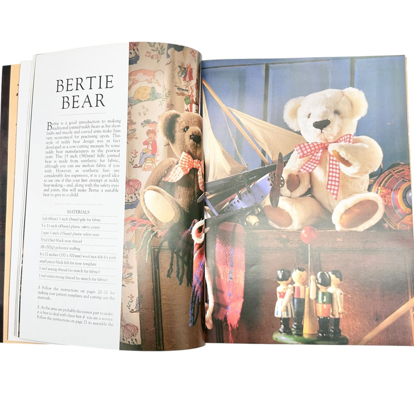 Making Traditional Teddy Bears Featuring 12 Collectable Designs BrianDonna Gibbs