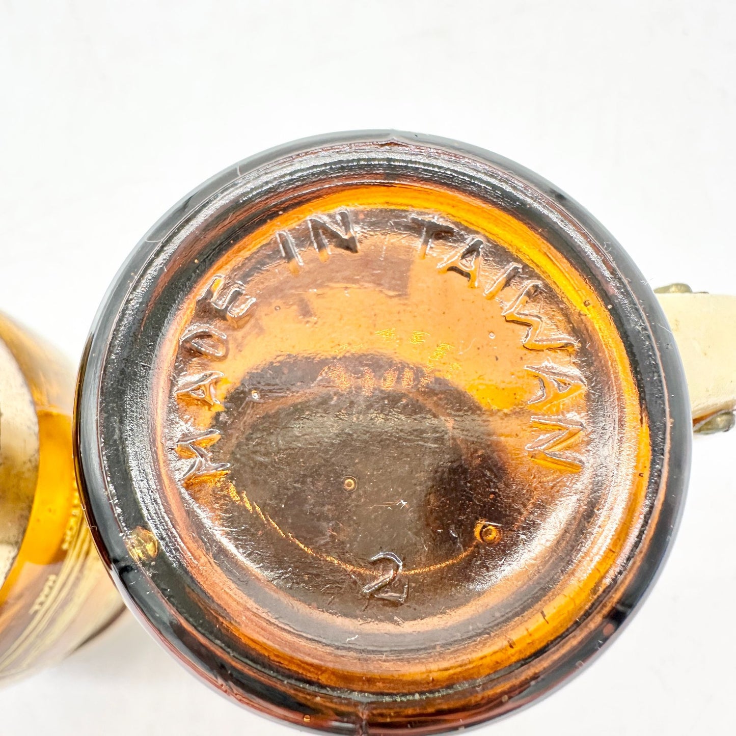 Vintage Atlantic City NJ Amber Glass Barrel Salt & Pepper Shakers With Gold Trim
