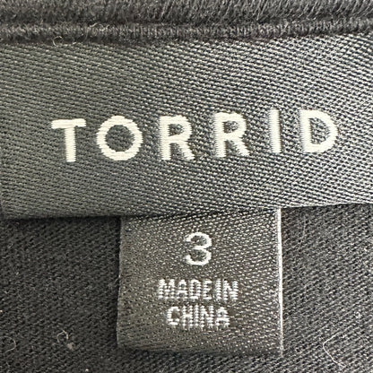 Torrid Size 3 Graphic Tee Womens 3X Le Cat Nine Lives Goth Strappy Keyhole Neck