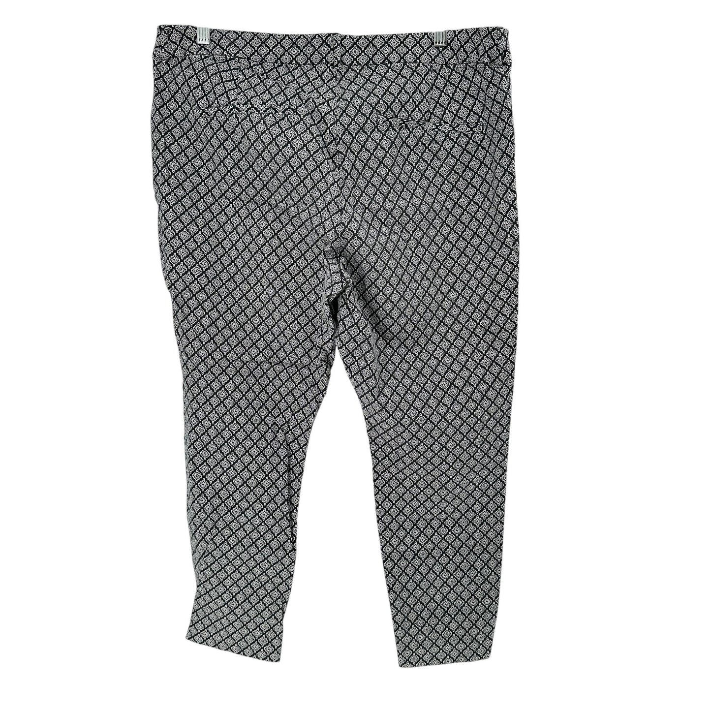Old Navy Pixie Pants Womens Size 18 High Rise Slim Ankle Black White Patterned