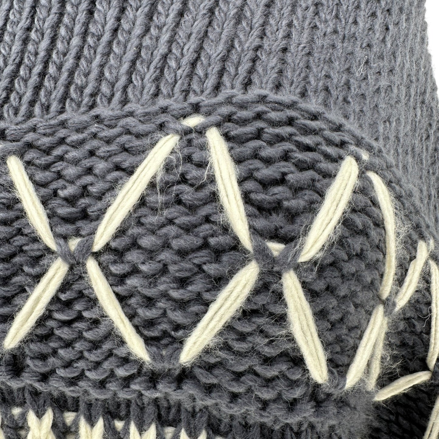 GeeGee Sweater Womens M Oversized Pullover Acrylic Slate Blue and White Knit
