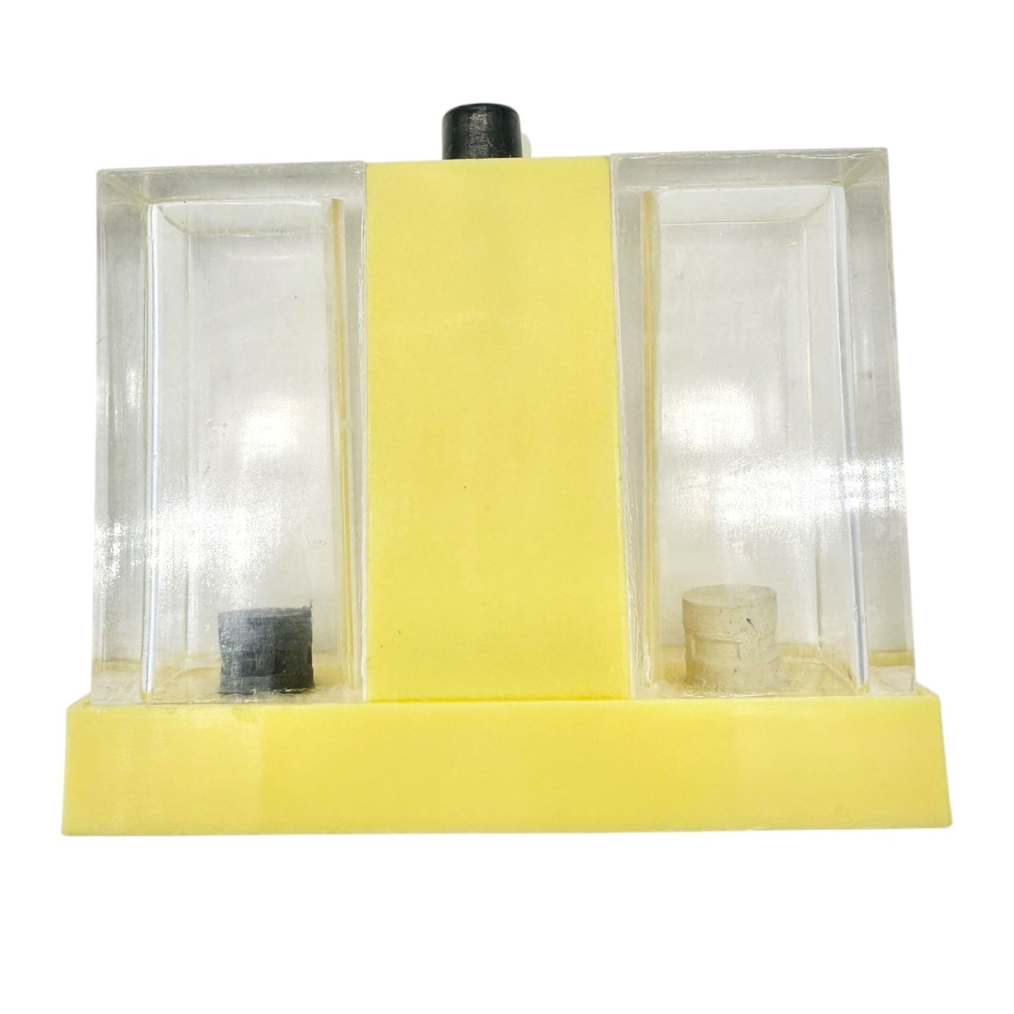 Vintage Myrtle Beach SC Push Button Salt Pepper Dispenser Yellow Plastic Boxed