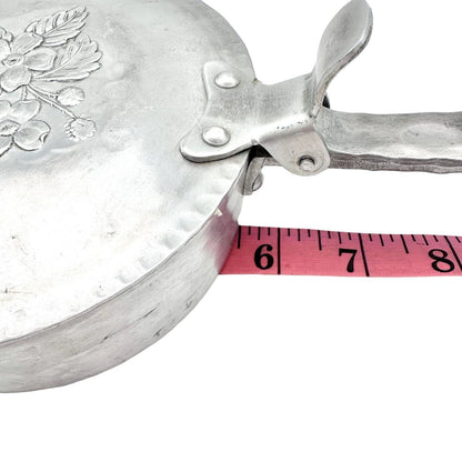 Hand Forged Everlast Metal Silent Butler Tulip Dogwood Design Aluminum Pan 5.5"D