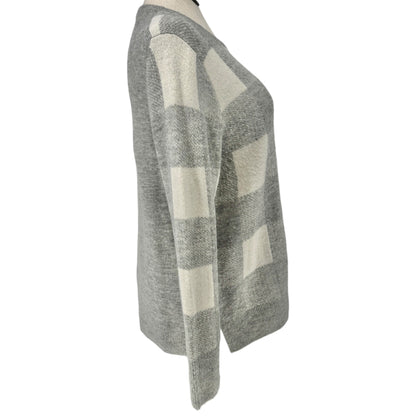 Old Navy Sweater Womens XL Gray White Plaid LS Super Soft Acrylic/Nylon Blend
