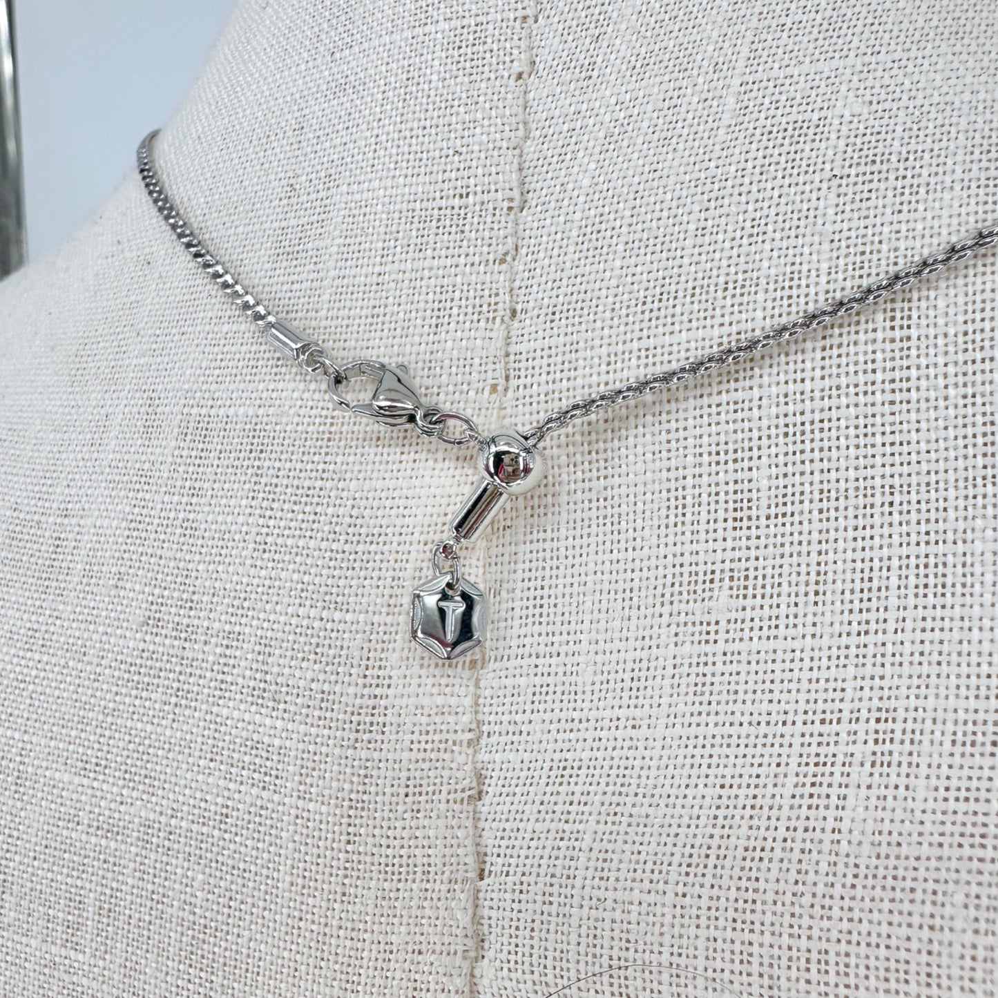 Touchstone Crystal Intrigue Pendant Necklace Silver Chain Iridescent Adj 23”L