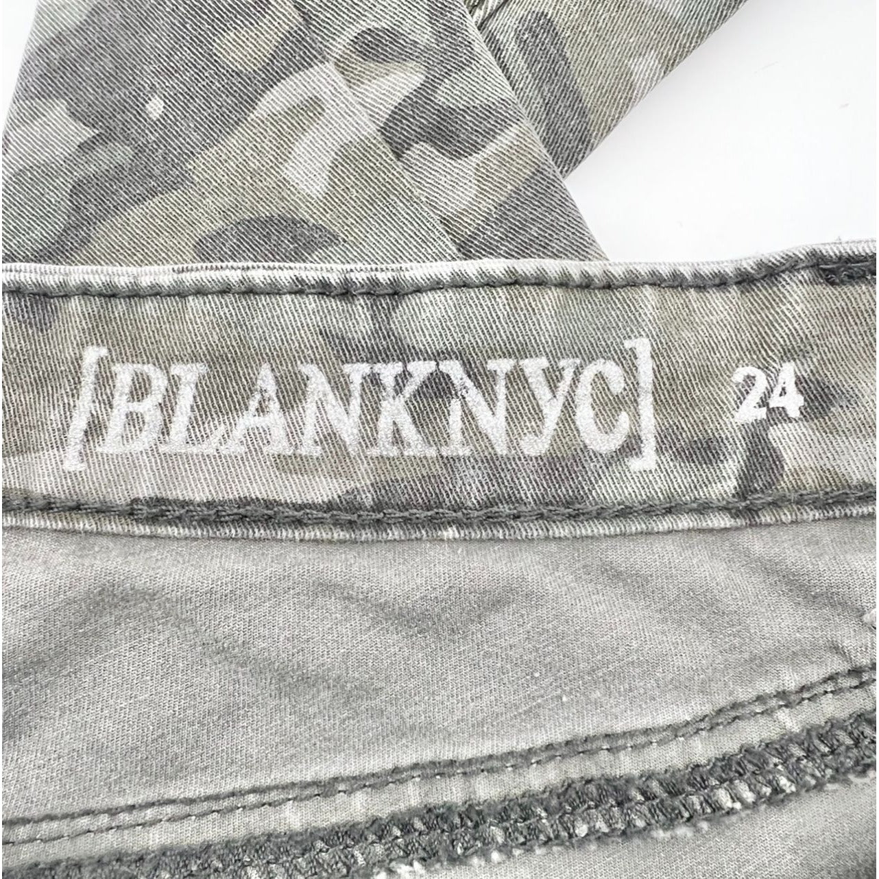 BlankNYC Pants Women's 24 in Olive Camo 5 Pocket Skinny Leg Low Rise Inseam 29"