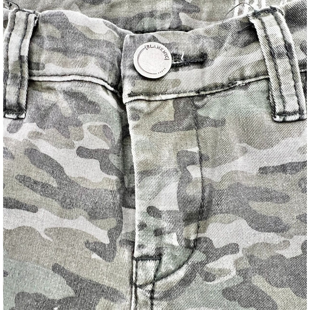 BlankNYC Pants Women's 24 in Olive Camo 5 Pocket Skinny Leg Low Rise Inseam 29"